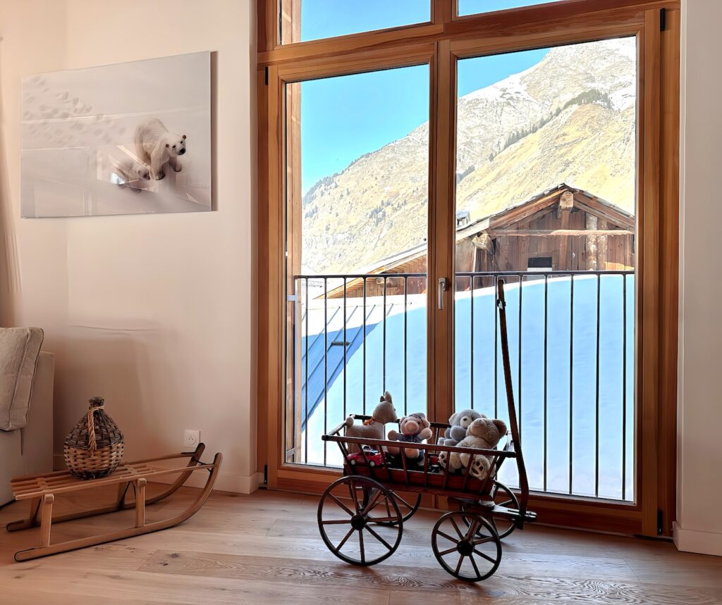 Vue sur la montagne depuis le chalet rénové à Champagny-en-Vanoise