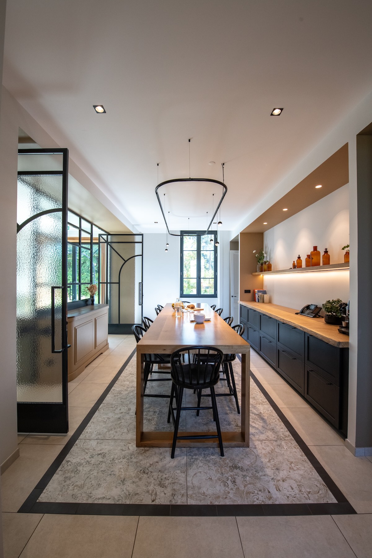Espace convivial et cuisine des bureaux Chronos rénovés
